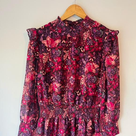 Elegant Floral Mini Dress in Purple and Pink - Picture 3 of 10